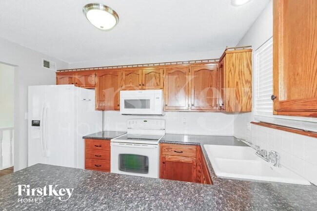 Building Photo - 2035 NE Cookson Ct