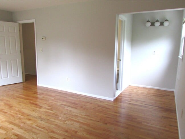 Building Photo - 74 B Demarest Ave