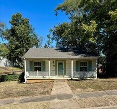 Building Photo - Cute Cottage For Rent!