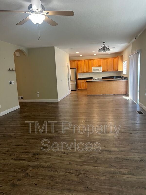 Building Photo - 3479 Hanley Dr