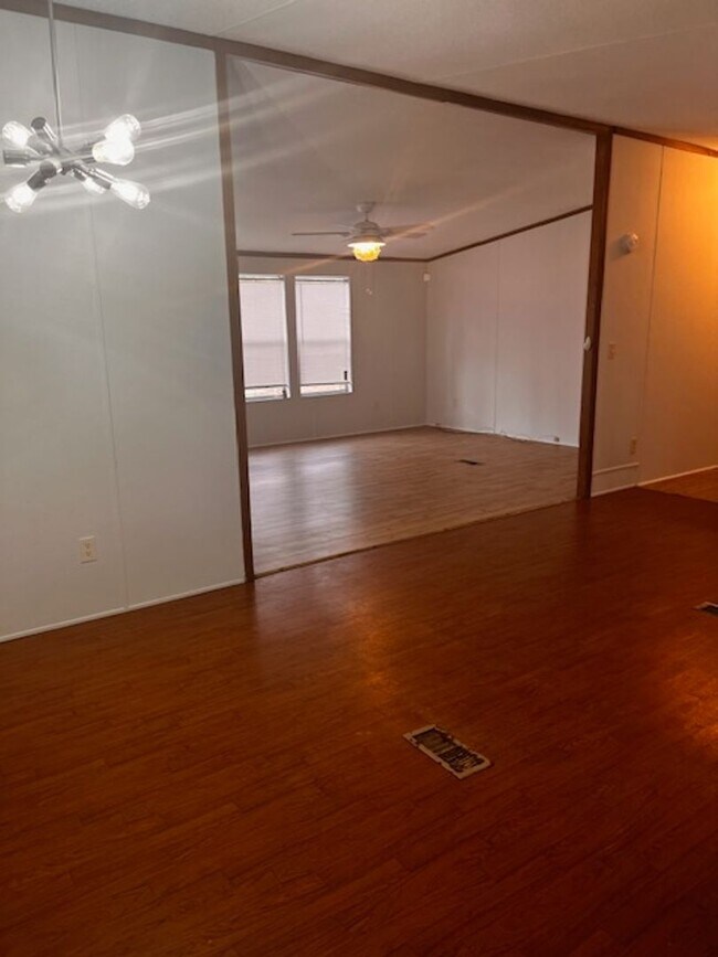 Building Photo - 3 bedroom 2 bath Doublewide MH