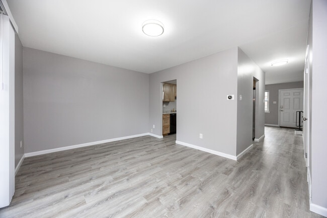 Building Photo - 1114 Bayless Pl