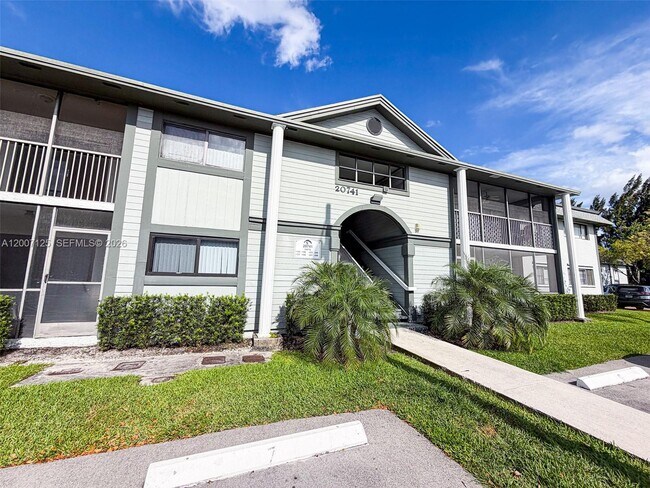 Building Photo - 20741 NE 4th Ct