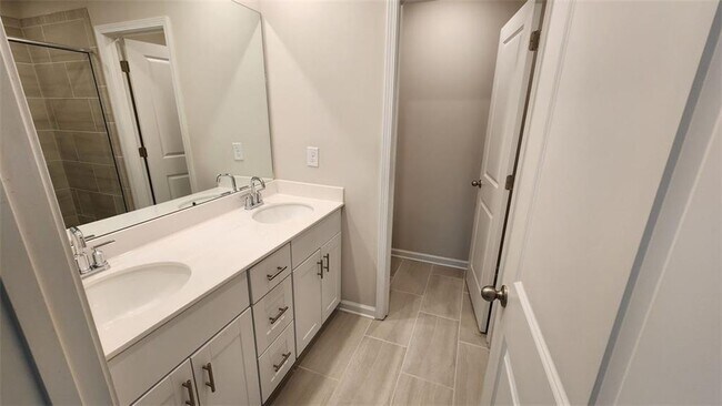 Building Photo - 1625 Villageside Ct