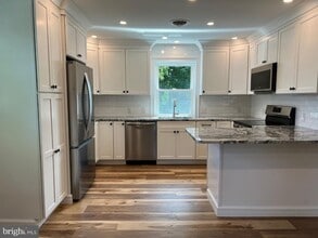 Building Photo - 327 Garden Ave