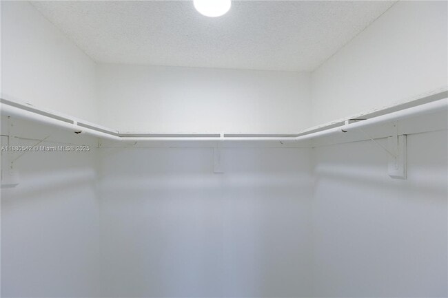 Building Photo - 365 NE 125th St