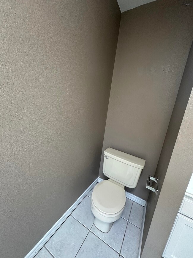 Building Photo - 5123 Ridgecrest Dr