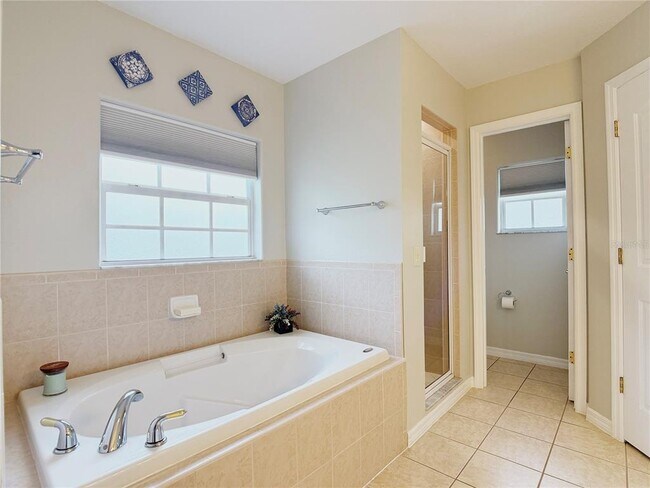 Building Photo - 104 Vista Loop