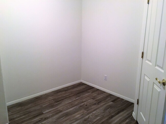 Building Photo - 7020 E Pueblo Ave