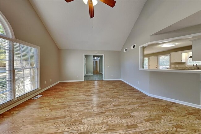 Building Photo - 39 Waterford Pl