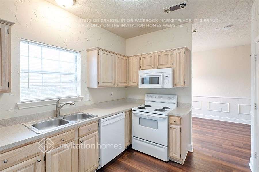 Building Photo - 5507 Bradley Ct
