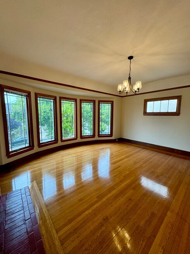 Building Photo - 2538 15th Ave