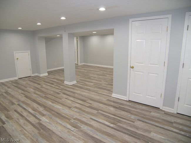 Building Photo - 32156 S Roundhead Dr