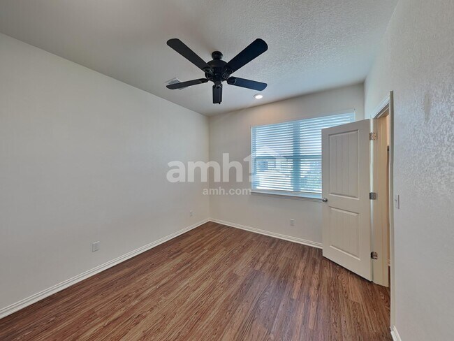 Building Photo - 2735 Spencebrook