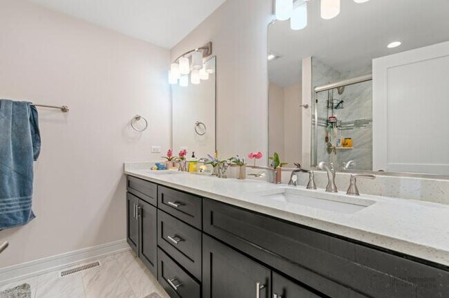 Building Photo - 2607 Chelsey St