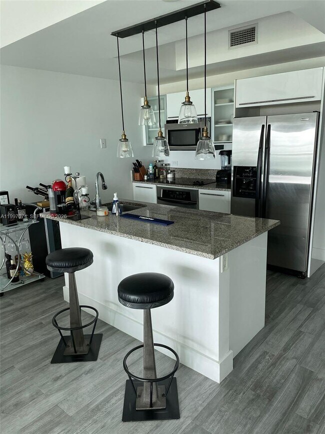 Building Photo - 888 Biscayne Blvd