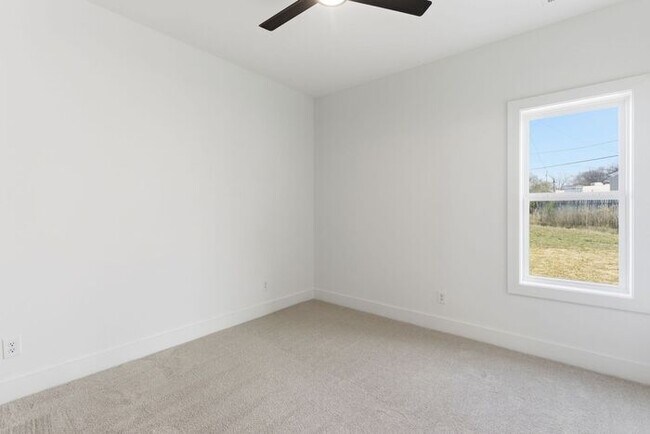 Building Photo - Brand New Home in Old Hickory - Golf Course Views - Pet Friendly
