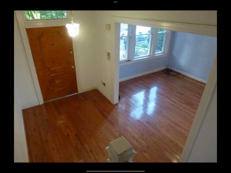 Building Photo - 1408 Perry Pl NW