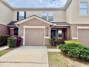 Building Photo - Beautiful 2BR Townhome in Amenity-Rich Fleming Island Community!!