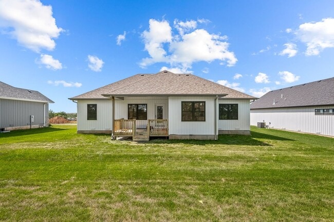 Building Photo - Luxury Rental!