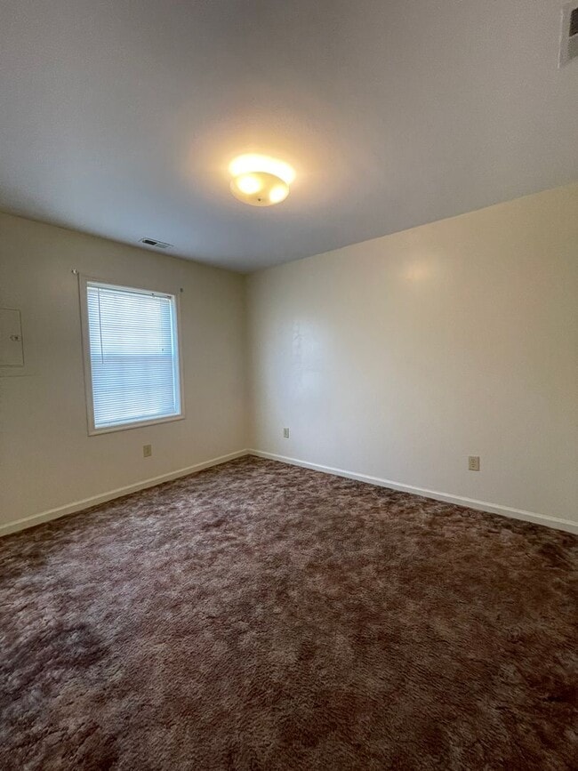 Building Photo - Two Bedroom Apartment for Rent