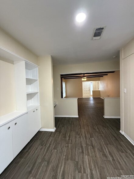 Building Photo - 10104 Ironside Dr