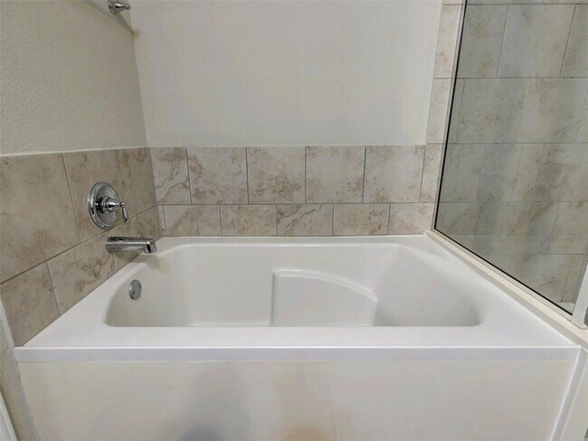 Building Photo - 408 Epiphany Ln