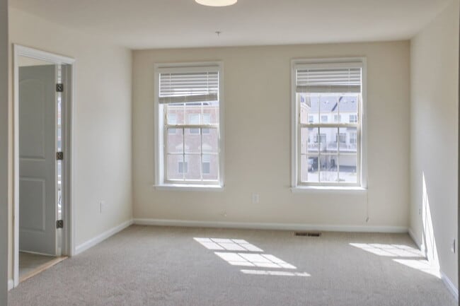 Building Photo - 15200 Lady Lauren Ln