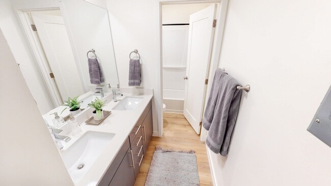 Building Photo - Modern 2-Bedroom Apartment, Steps from the Provo River Trail!