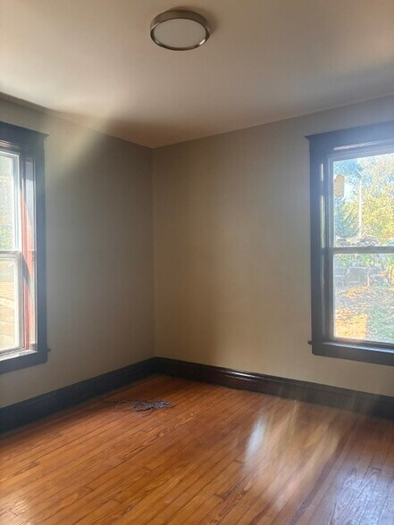 Building Photo - 2023 Blendon Pl
