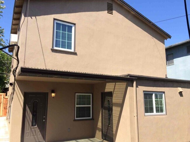 Building Photo - 71 Suffolk Ave