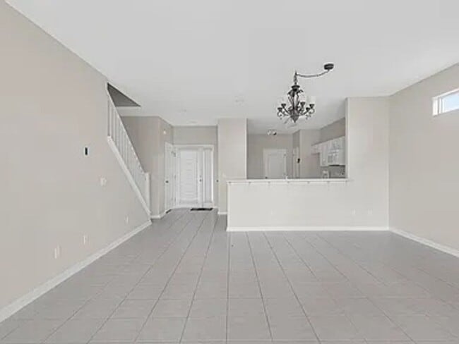Building Photo - Single-Family House for Rent