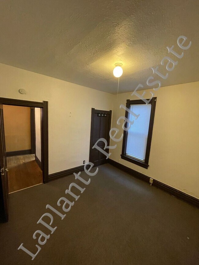 Building Photo - 743 Forsythe St