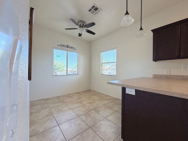 Building Photo - 3BR/2BA/2CG 1,401 sq.ft. rental with Community POOL in Sierra Vista, AZ