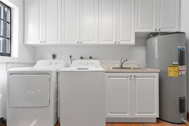 Building Photo - 456 SW 20th Rd