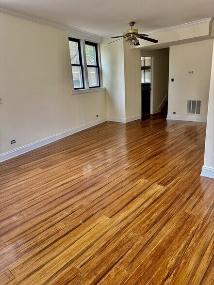 Building Photo - 3400 W Carmen Ave