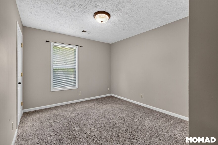 Building Photo - 933 River Rock Dr