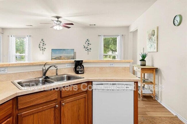 Building Photo - 109 Providence St