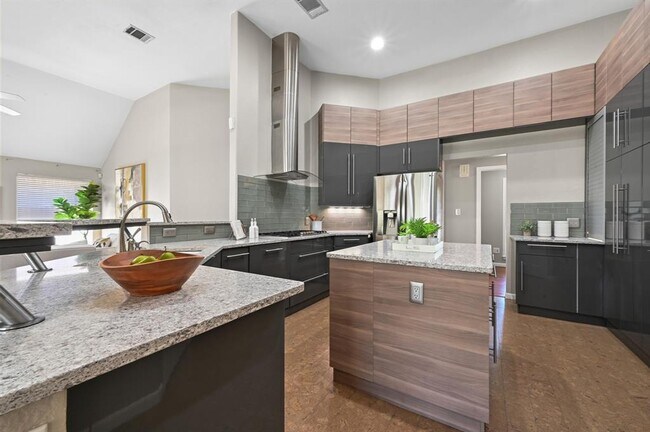 Building Photo - 905 Hunter's Creek Dr