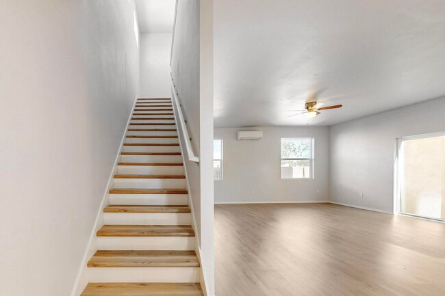 Building Photo - 2112 Coal Ave SE