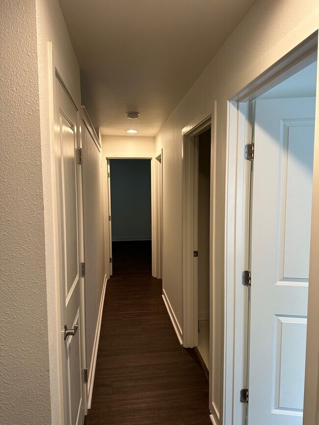 Building Photo - Nice 2 bed / 1 bath Condo in Bothell!