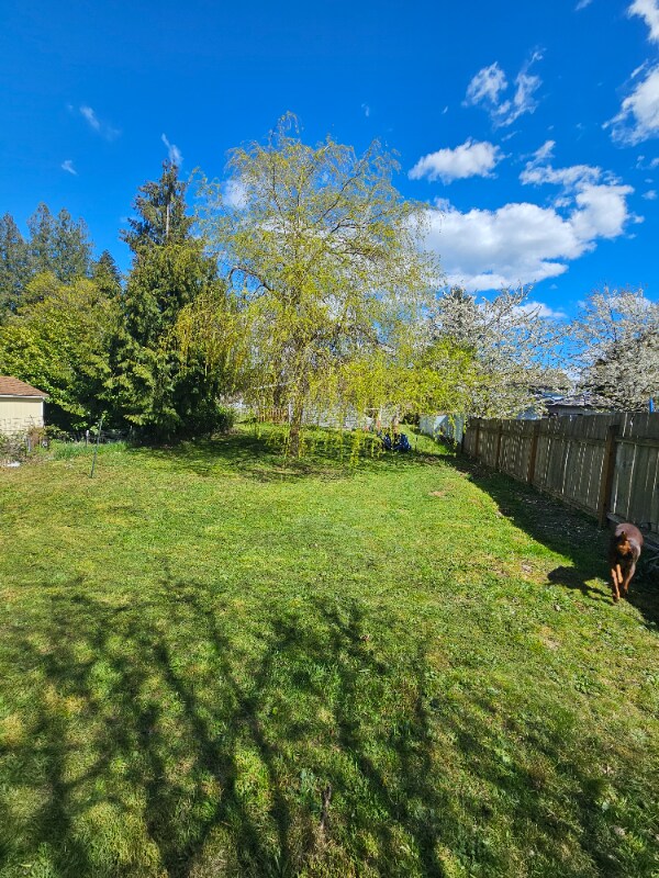 Building Photo - 757 Main Ave