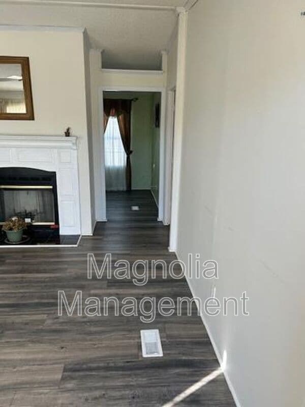 Building Photo - 156 Daffodil Dr