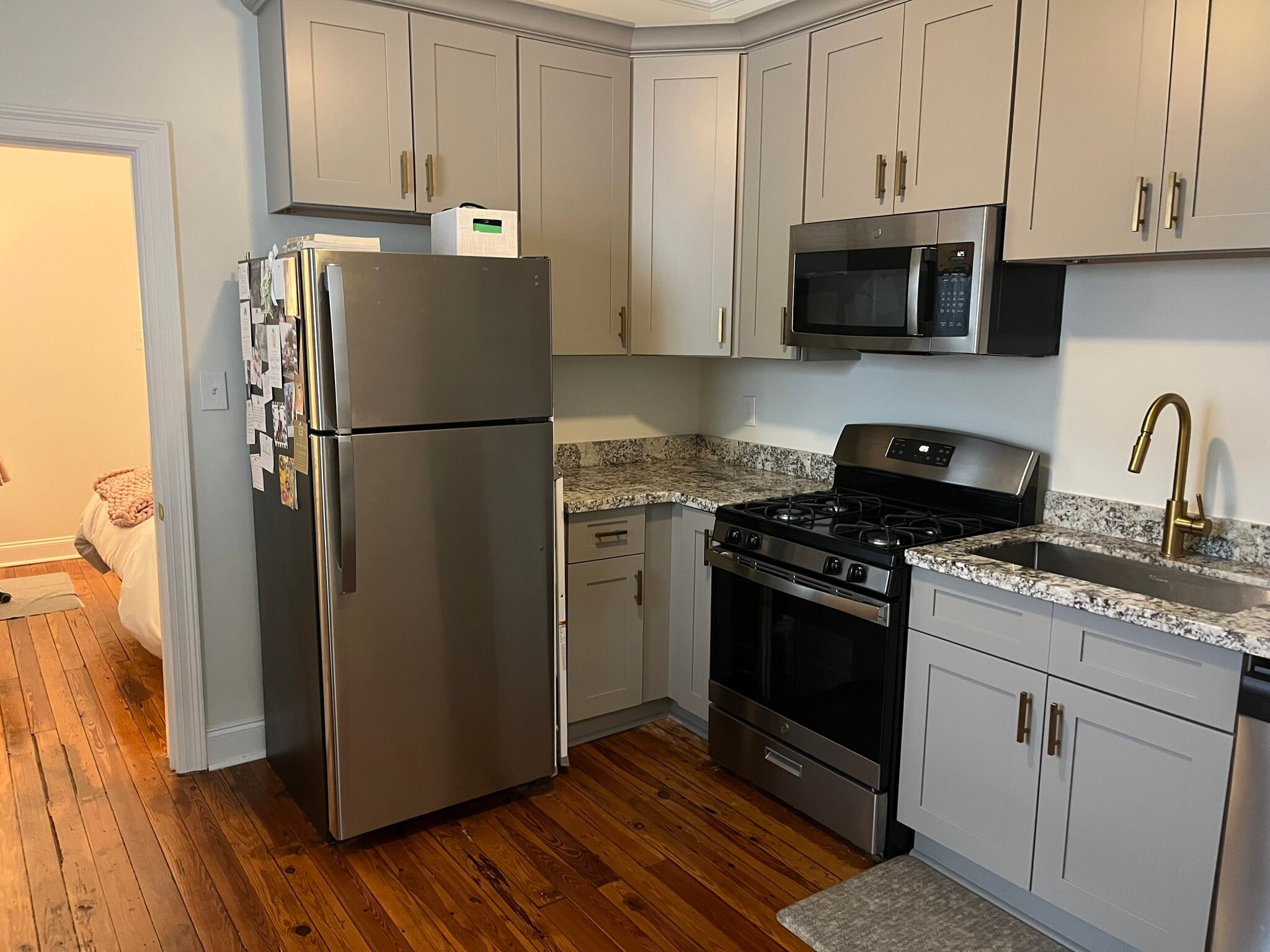 Kitchen - 510 Pink St