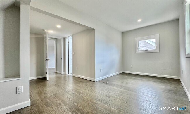 Building Photo - 12 Dunbar Rd