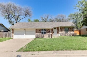 Building Photo - 315 Memory Ln