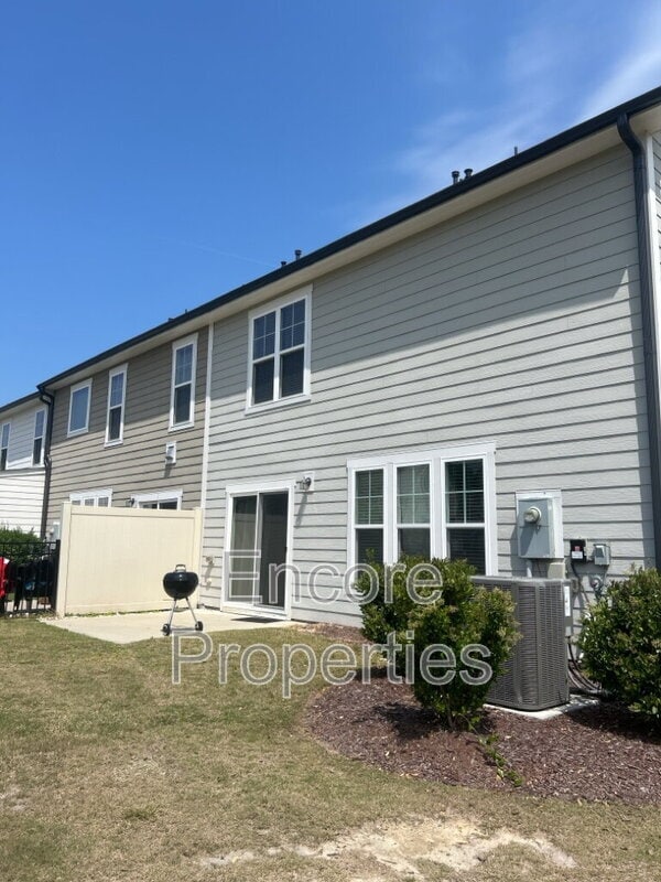 Building Photo - 2680 Impulsion Dr