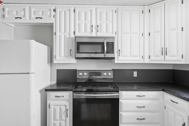 Building Photo - 5702 Teasley Ln