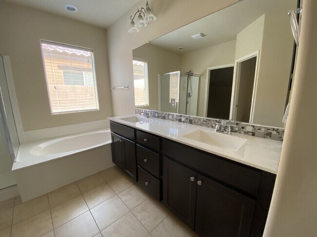 Building Photo - 3533 S Washington St