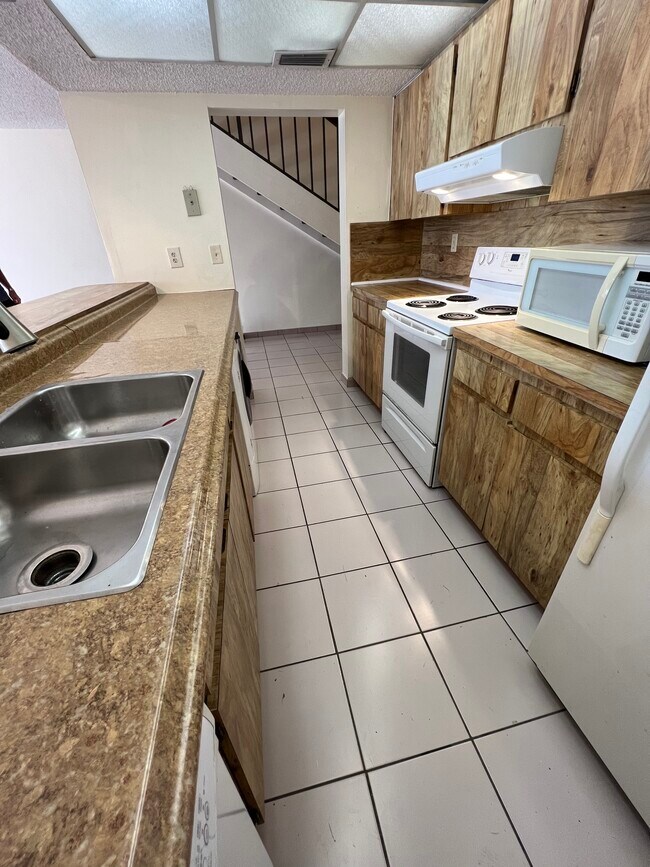 Building Photo - 1424 SW 131st Place Cir E
